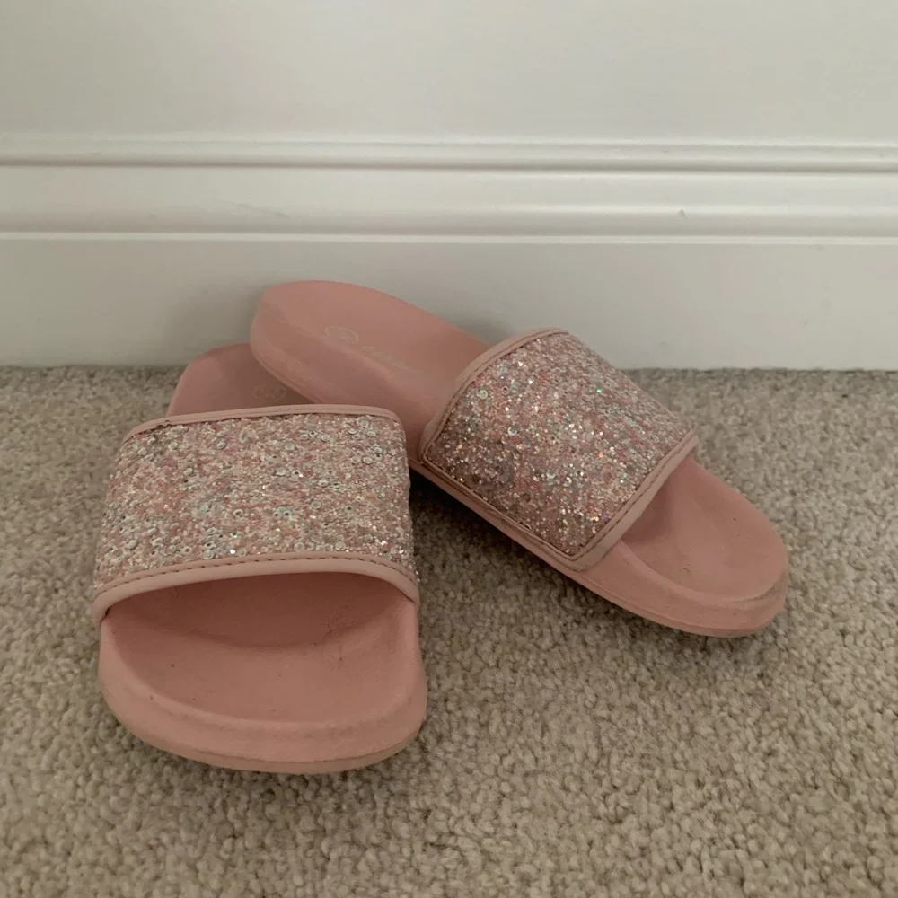 Cat & Jack Girls Pink Glitter Slides: SiZe 2/3 - Picture 4 of 7